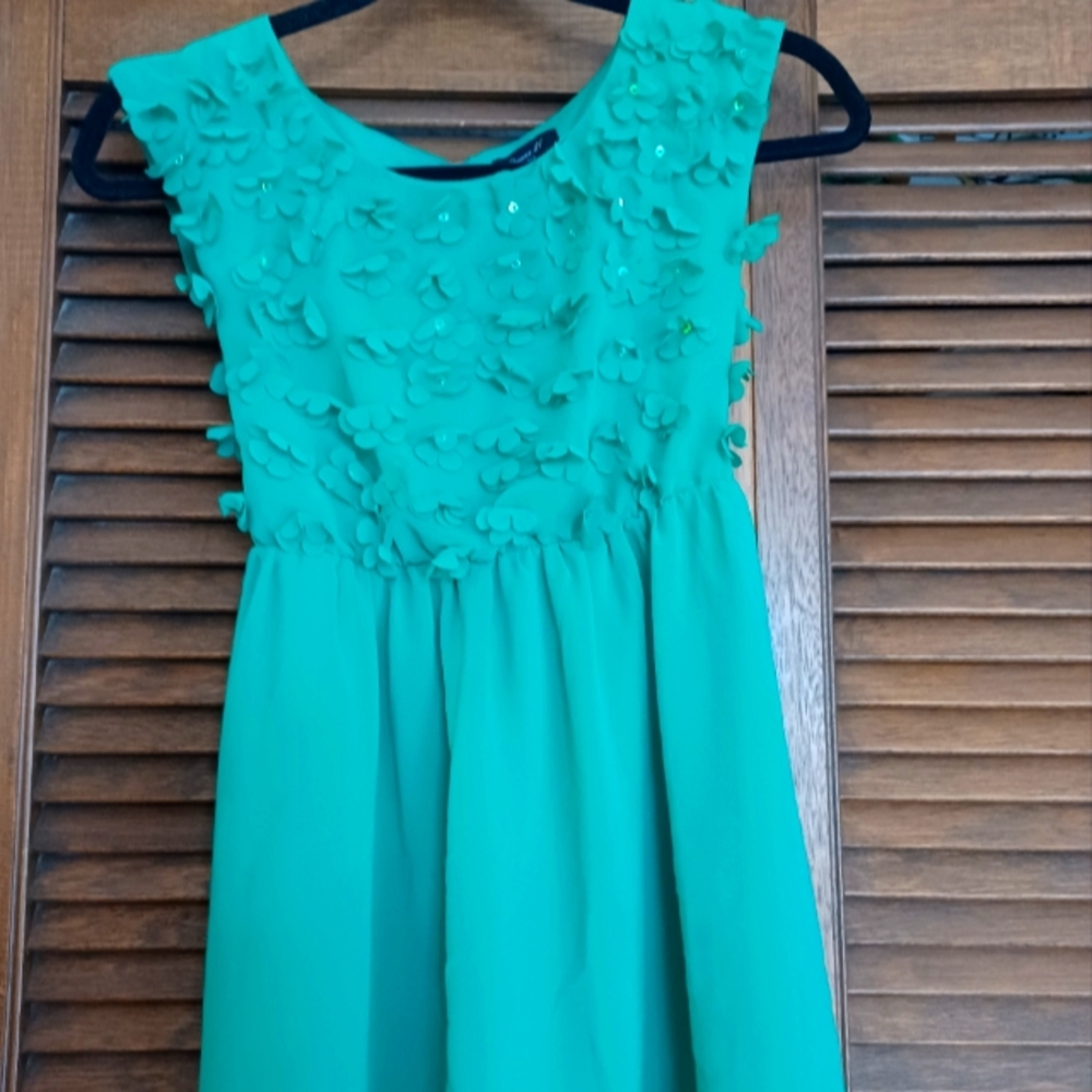Beautiful girls dress Size M